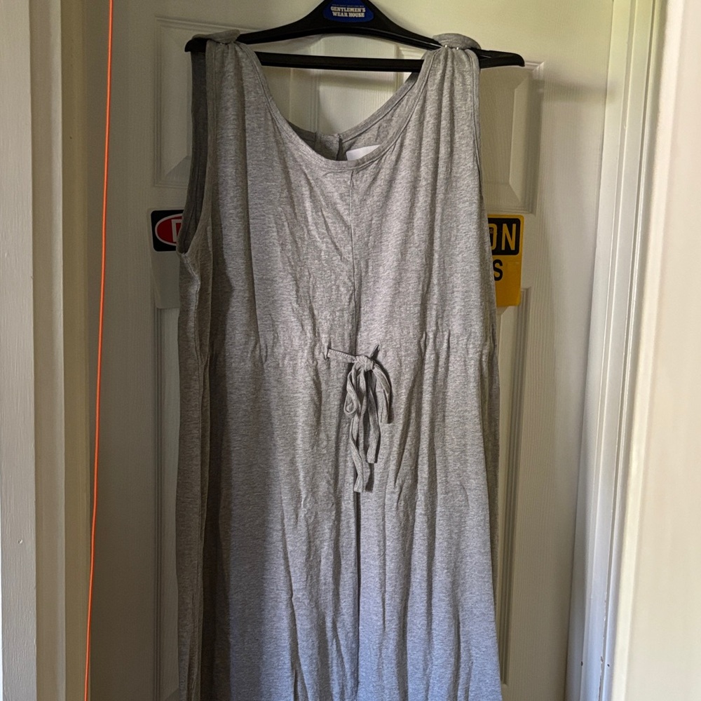 Elegant Gray Sleeveless Dress